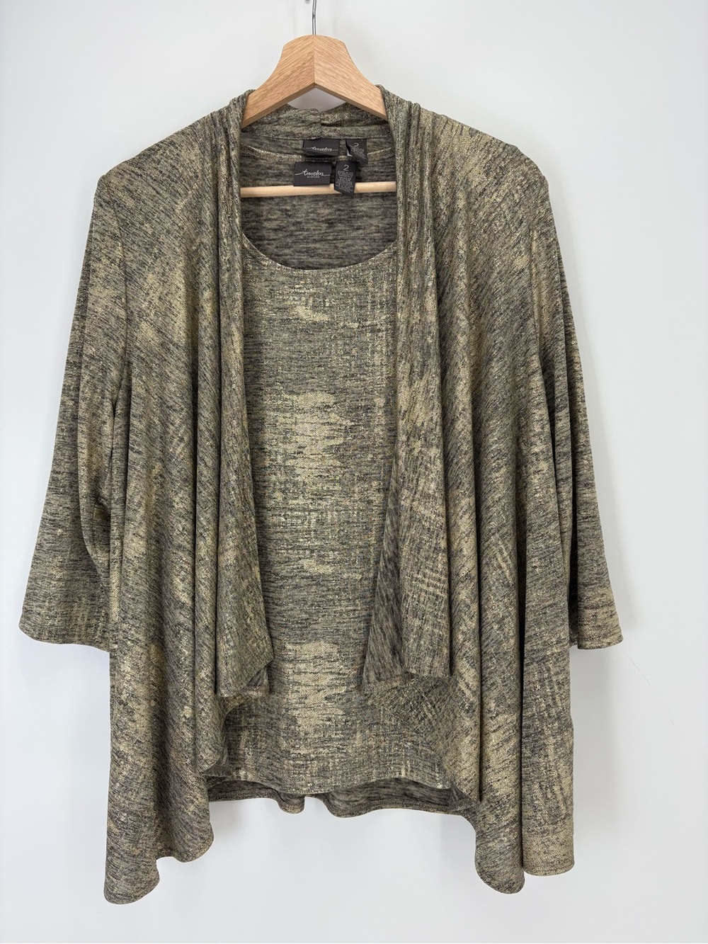 🎲 Chico’s metallic knit gold 2 piece Open-Front Draped Cardigan and tank